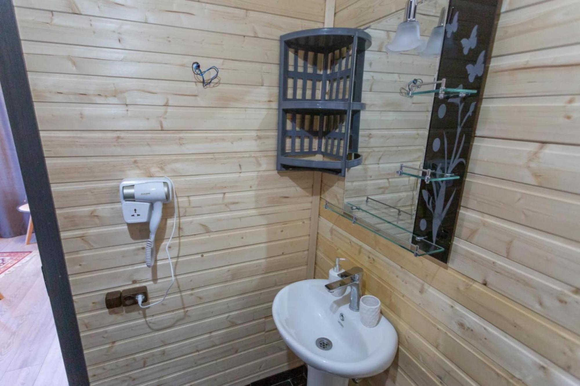 Inga Jafaridze Guesthouse Pele Mestia Luaran gambar